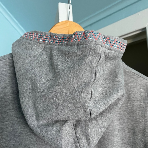 Patagonia Ladies Organic Cotton Hoodie, Heather Grey with stitching. as - Picture 3 of 8